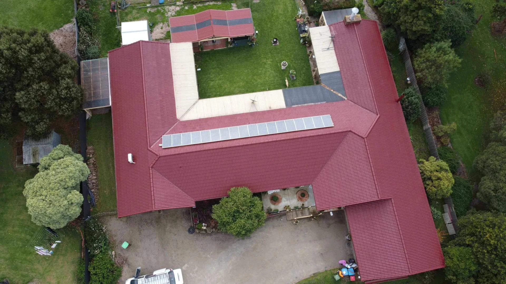 roof repair and restoration service